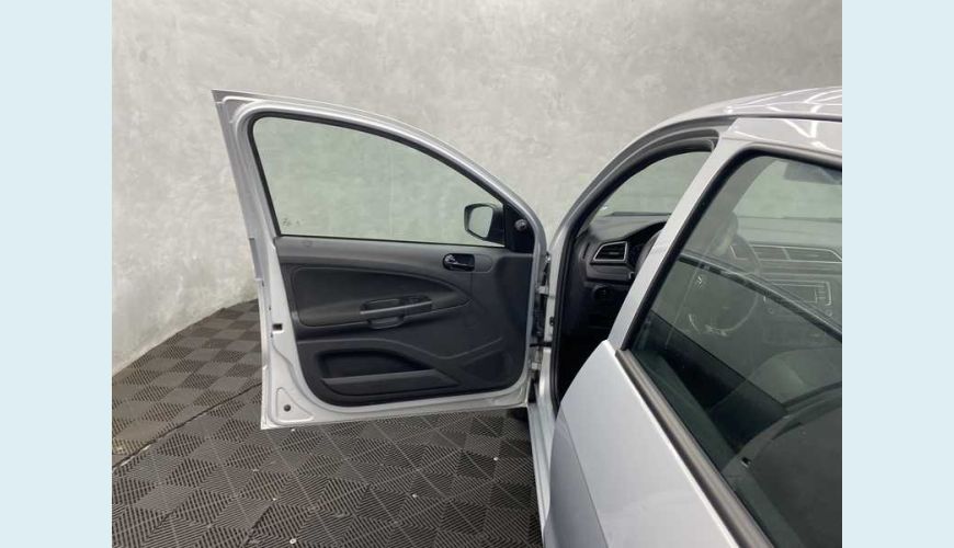 VOLKSWAGEN VOYAGE 1.0 MPI FLEX MANUAL 4P - PRATA - 2023 Foto 8 (Grande)