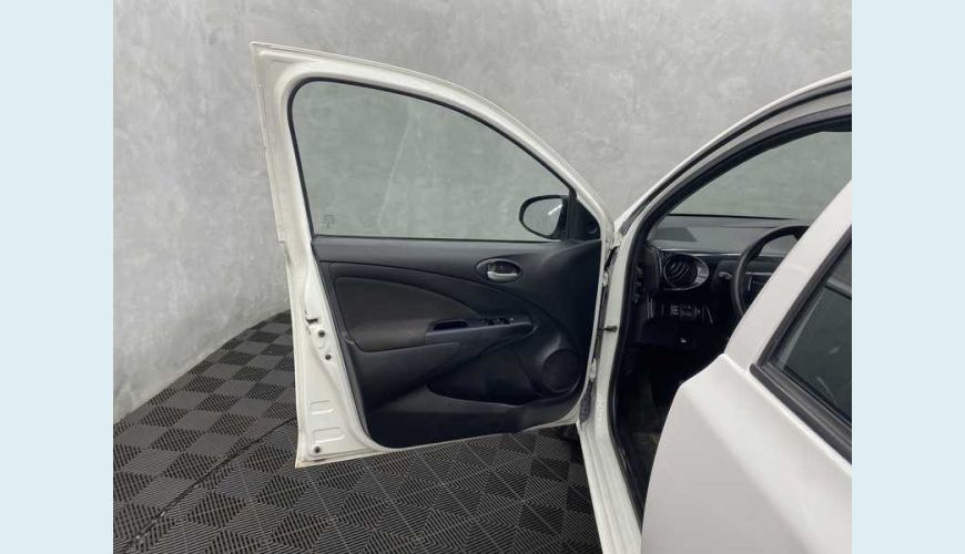 TOYOTA ETIOS SEDAN X 1.5 FLEX MANUAL 4P - BRANCO - 2020 Foto 8 (Grande)