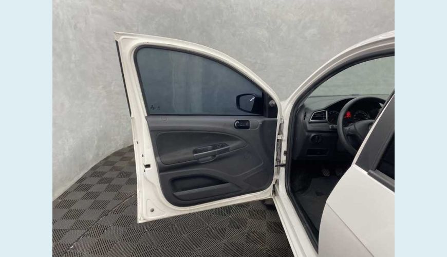 VOLKSWAGEN GOL 1.0 12V FLEX MANUAL 4P - BRANCO - 2022 Foto 8 (Grande)