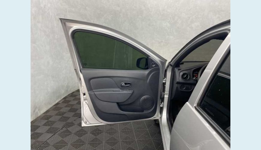RENAULT LOGAN LIFE 1.0 12V SCE FLEX MANUAL 4P - PRATA - 2021 Foto 8 (Grande)