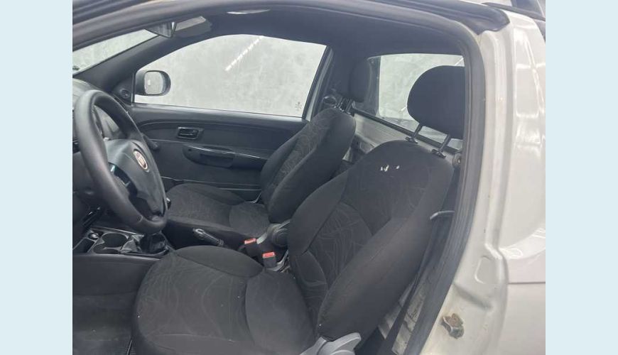 FIAT STRADA HARD WORKING 1.4 FLEX MANUAL 4P - BRANCO - 2020 Foto 8 (Grande)