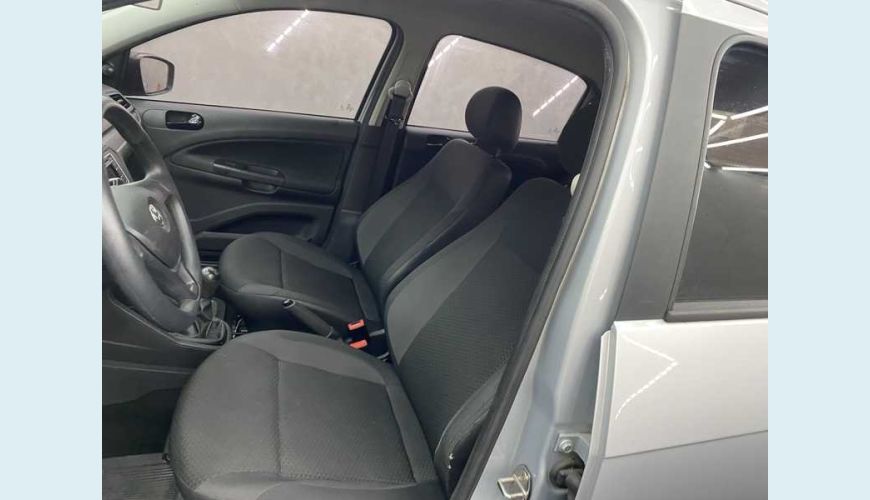 VOLKSWAGEN GOL 1.6 FLEX MANUAL 4P - PRATA - 2022 Foto 8 (Grande)