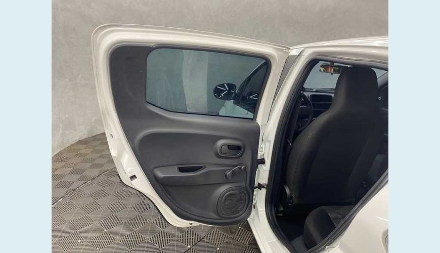 FIAT FIAT MOBI LIKE 1.0 FLEX MANUAL 4P - BRANCO - 2022 Foto 8 (Grande)