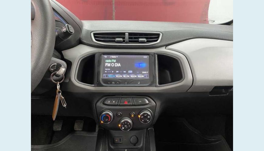 CHEVROLET ONIX 1.0 LT SPE/4 - PRATA - 2015 Foto 8 (Grande)