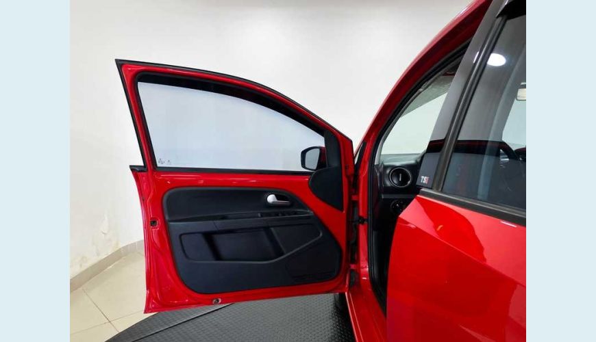 VOLKSWAGEN UP MOVE 1.0 12V FLEX MANUAL 4P - VERMELHO - 2018 Foto 8 (Grande)
