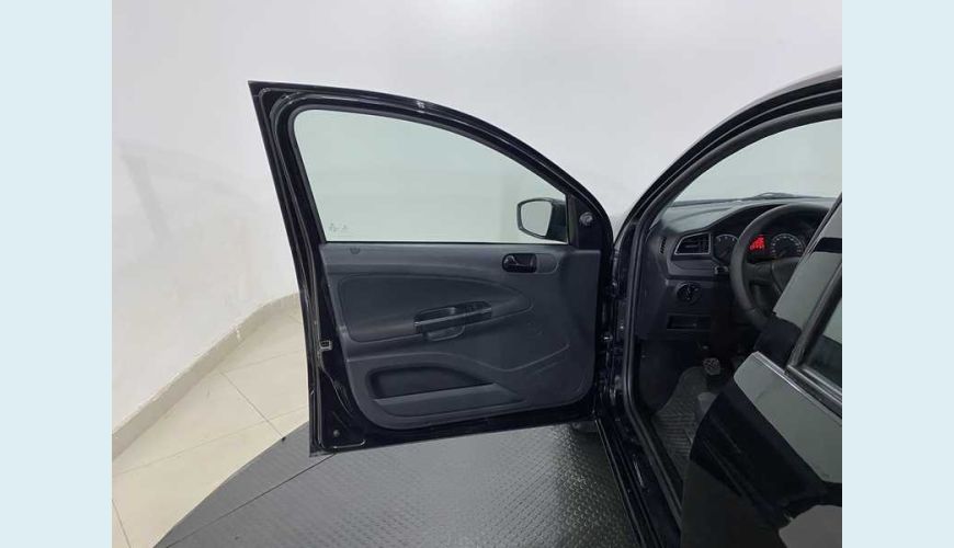 VOLKSWAGEN VOYAGE 1.6 MSI 8V FLEX - PRETO - 2021 Foto 8 (Grande)