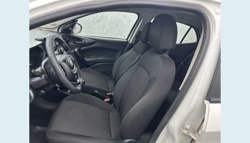 FIAT ARGO 1.0 FLEX MANUAL 4P - BRANCO - 2023 Foto 8 (Grande)