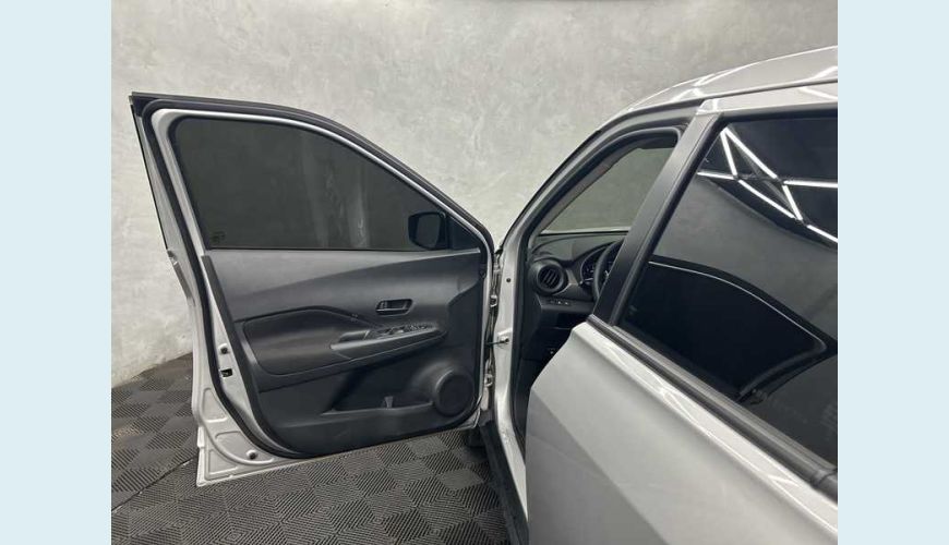 NISSAN KICKS ACTIVE 1.6 FLEX AUT. 4P - PRATA - 2024 Foto 8 (Grande)