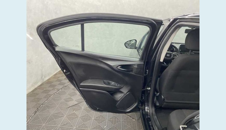 FIAT CRONOS DRIVE 1.0 FLEX MANUAL 4P - PRETO - 2023 Foto 8 (Grande)