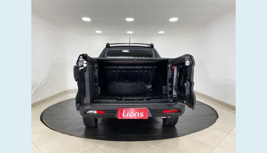 FIAT FIAT TORO FREEDOM 1.8 FLEX AUT. 4P - PRETO - 2017 Foto 8 (Grande)
