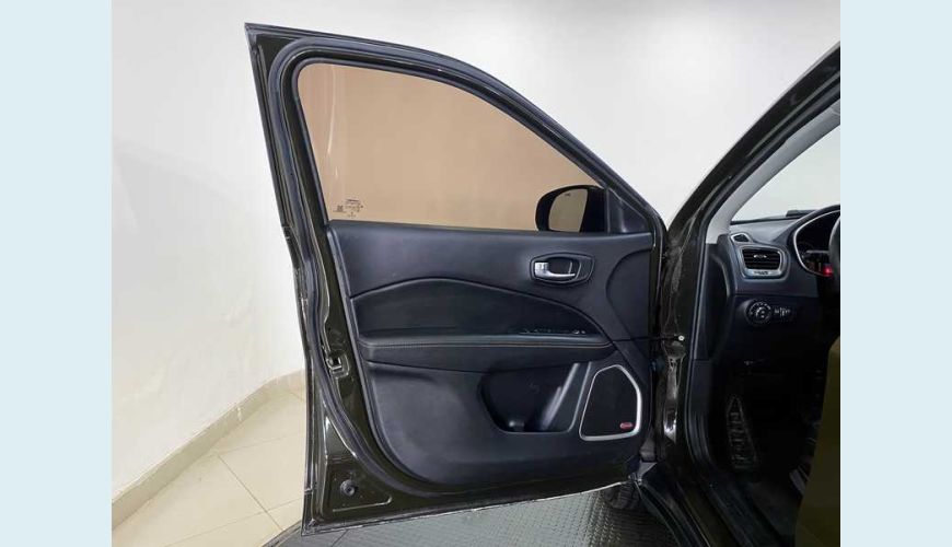 JEEP JEEP COMPASS LONGITUDE 2.0 FLEX AUT. 4P - PRETO - 2018 Foto 8 (Grande)