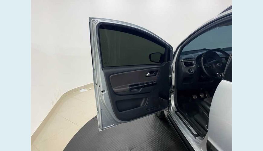 VOLKSWAGEN CROSSFOX VHT 1.6 FLEX MANUAL 4P - PRATA - 2014 Foto 8 (Grande)