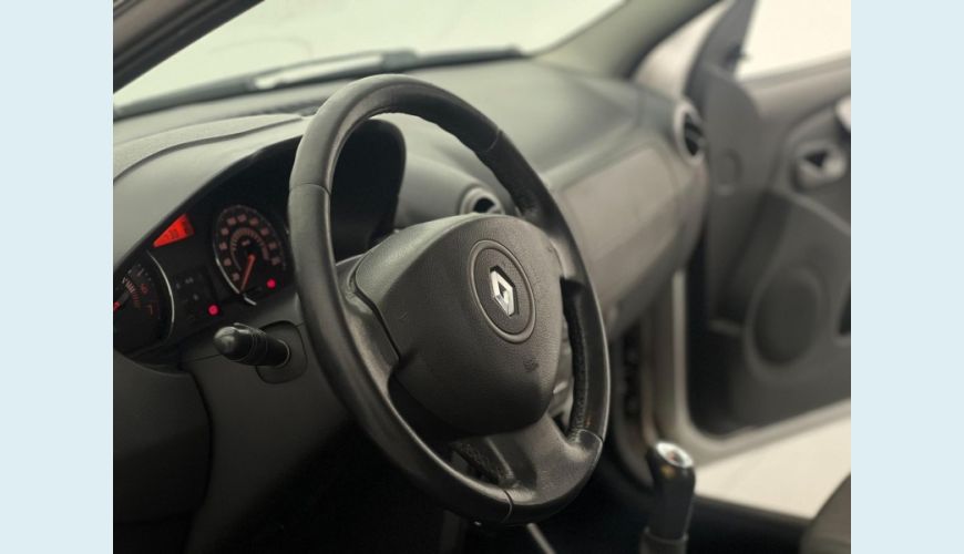 RENAULT LOGAN EXP 16 HP FLEX MANUAL 4P - PRATA - 2013 Foto 8 (Grande)