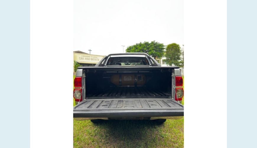 TOYOTA HILUX FLEX AUT. 4P - PRATA - 2015 Foto 8 (Grande)