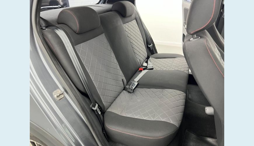 VOLKSWAGEN VOLKSWAGEN FOX XTREME MB FLEX MANUAL 4P - CINZA - 2020 Foto 8 (Grande)