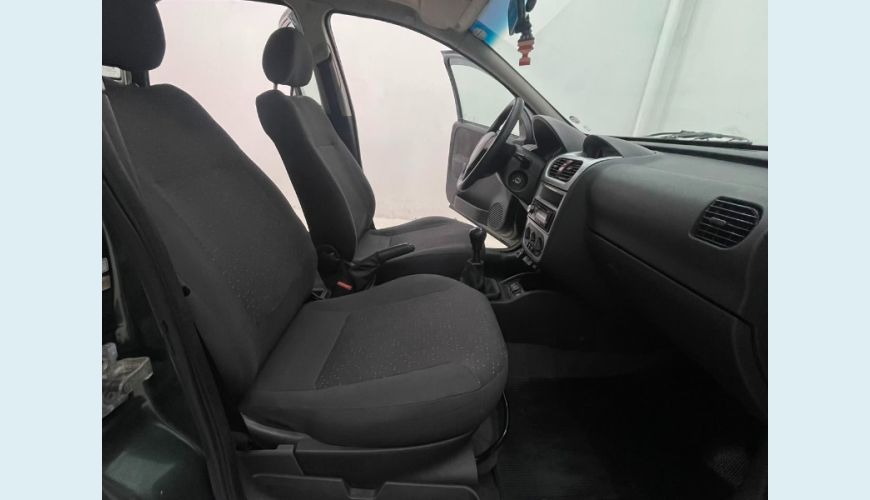 CHEVROLET CHEVROLET CORSA SEDAN PREMIUM 1.4 ALCOOL/GNV MANUAL 4P - CINZA - 2009 Foto 8 (Grande)