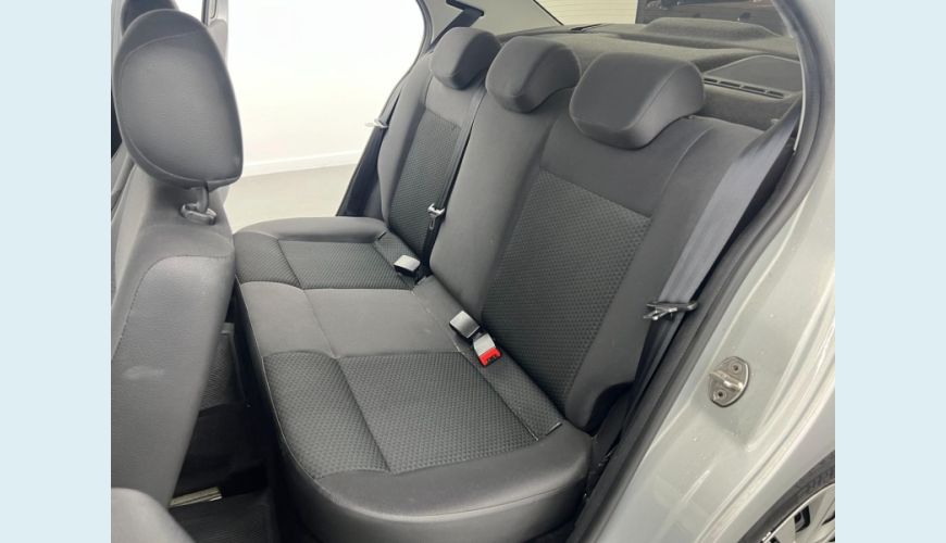 VOLKSWAGEN VOLKSWAGEN VOYAGE MPI FLEX MANUAL 4P - PRATA - 2023 Foto 8 (Grande)