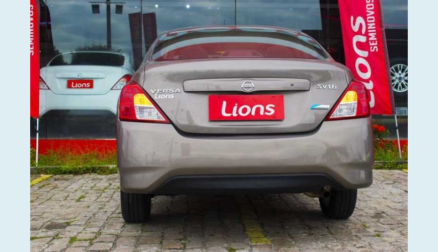 NISSAN VERSA 1.6 16V SV FLEXSTART CVT (FLEX) - MARROM - 2018 Foto 8 (Grande)