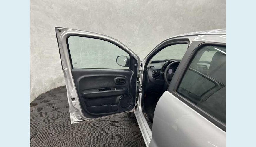 FIAT MOBI LIKE 1.0 FLEX - PRATA - 2022 Foto 8 (Grande)