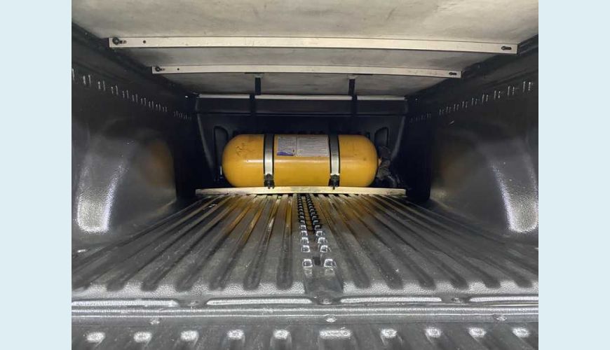 VOLKSWAGEN VOLKSWAGEN SAVEIRO ROBUST 1.6 MSI FLEX MANUAL 2P - BRANCO - 2018 Foto 8 (Grande)