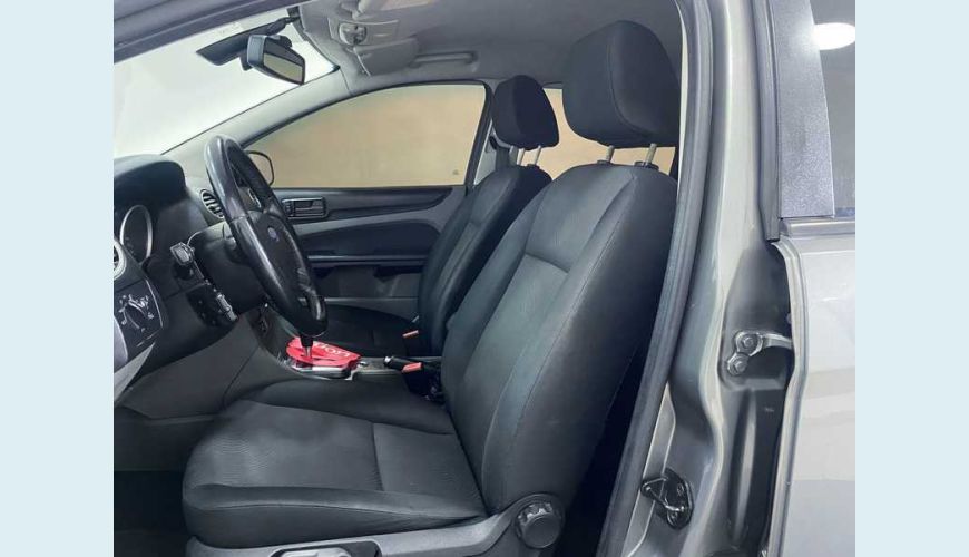 FORD FOCUS GLX 2.0 16V FLEX MANUAL 4P - CINZA - 2013 Foto 8 (Grande)