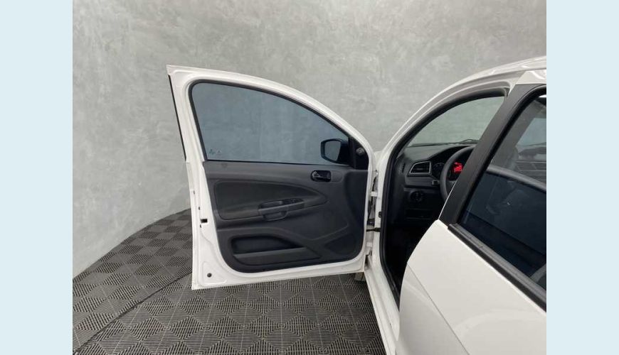 VOLKSWAGEN VOYAGE 1.0 MPI FLEX MANUAL 4P - BRANCO - 2022 Foto 8 (Grande)