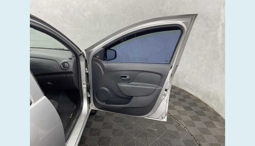 RENAULT LOGAN AUTHENTIQUE 1.0 12V FLEX AUT. 4P - PRATA - 2018 Foto 8 (Grande)