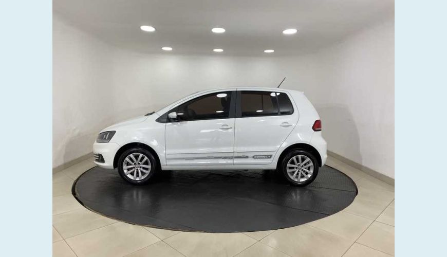 VOLKSWAGEN VOLKSWAGEN FOX COMFORTLINE 1.6 MSI FLEX MANUAL 4P - BRANCO - 2018 Foto 8 (Grande)