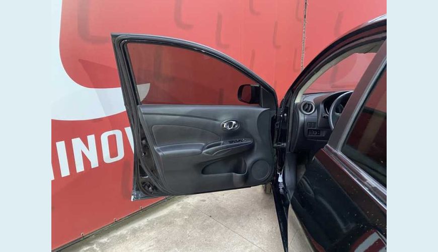 NISSAN NISSAN VERSA SL 1.6 16V FLEX MANUAL 4P - PRETO - 2014 Foto 8 (Grande)