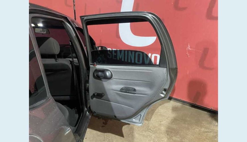 CHEVROLET CLASSIC LS 1.0 FLEX MANUAL 4P - CINZA - 2012 Foto 8 (Grande)