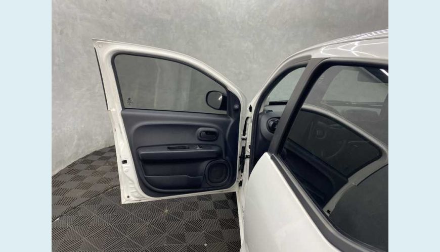 FIAT FIAT MOBI LIKE 1.0 FLEX MANUAL 4P - BRANCO - 2021 Foto 8 (Grande)