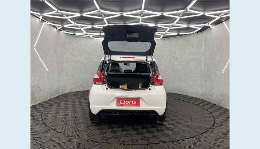 FIAT FIAT MOBI LIKE 1.0 FLEX MANUAL 4P - BRANCO - 2021 Foto 8 (Grande)