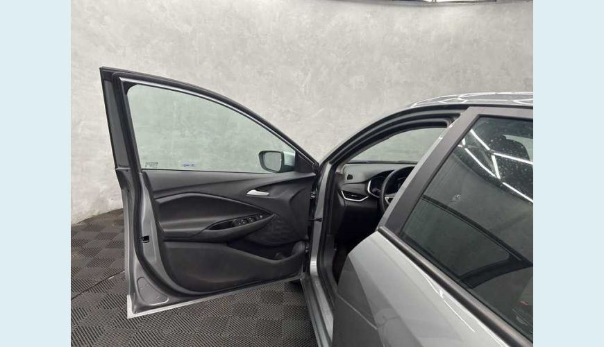 CHEVROLET ONIX LT 1.0 TURBO FLEX MANUAL 4P - PRATA - 2024 Foto 8 (Grande)