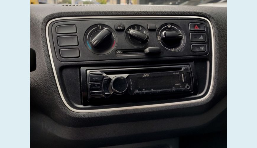 VOLKSWAGEN UP FLEX MANUAL 4P - BRANCO - 2017 Foto 8 (Grande)