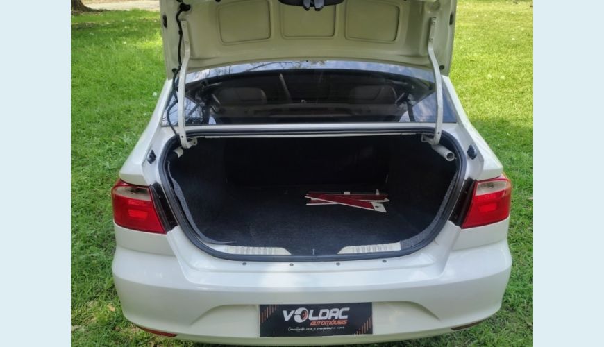 VOLKSWAGEN VOYAGE FLEX MANUAL 4P - BRANCO - 2018 Foto 8 (Grande)
