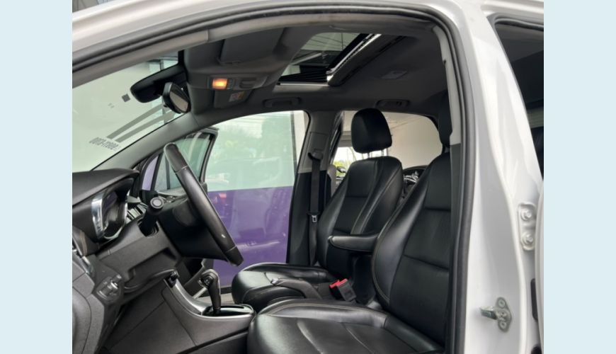 CHEVROLET TRACKER - BRANCO - 2017 Foto 8 (Grande)