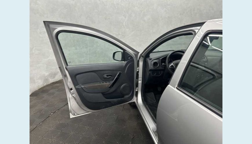 RENAULT LOGAN ZEN 1.0 - PRATA - 2024 Foto 8 (Grande)
