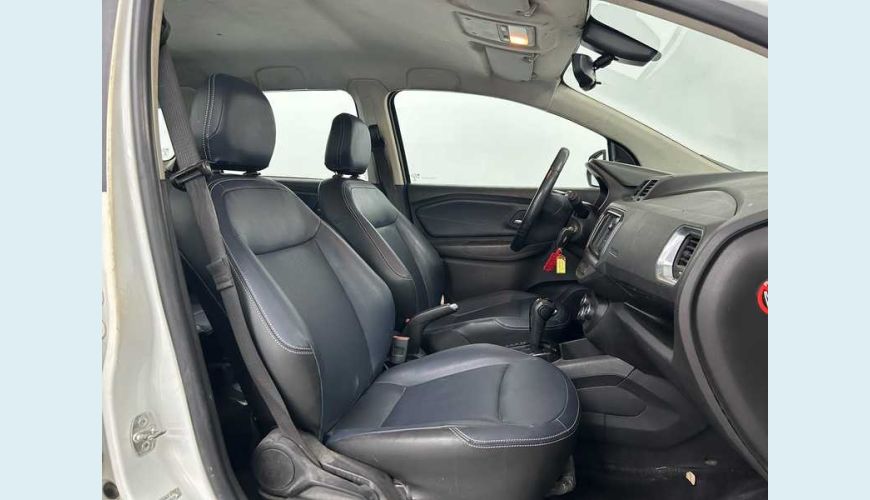 CHEVROLET SPIN PREMIER 1.8 (AUT.) - BRANCO - 2023 Foto 8 (Grande)