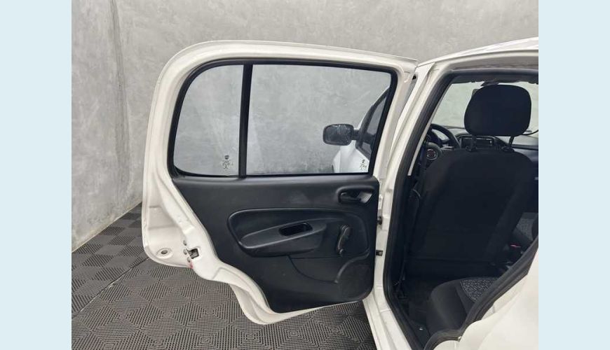 FIAT UNO ATTRACTIVE 1.0 - BRANCO - 2021 Foto 8 (Grande)