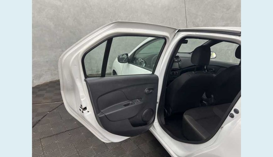 RENAULT LOGAN ZEN 1.0 - BRANCO - 2025 Foto 8 (Grande)