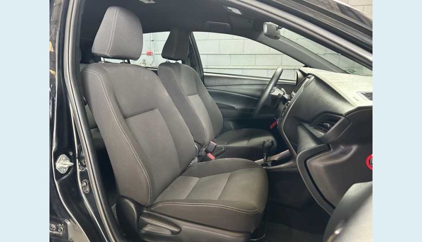 TOYOTA YARIS XL 1.5 (FLEX) (AUT) - PRETO - 2025 Foto 8 (Grande)