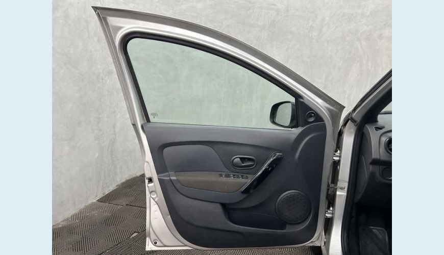 RENAULT LOGAN ZEN 1.0 - PRATA - 2024 Foto 8 (Grande)