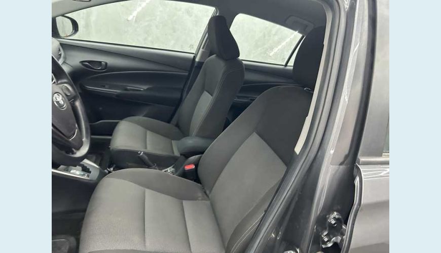 TOYOTA YARIS SEDAN XL 1.5 FLEX AUT. - CINZA - 2025 Foto 8 (Grande)