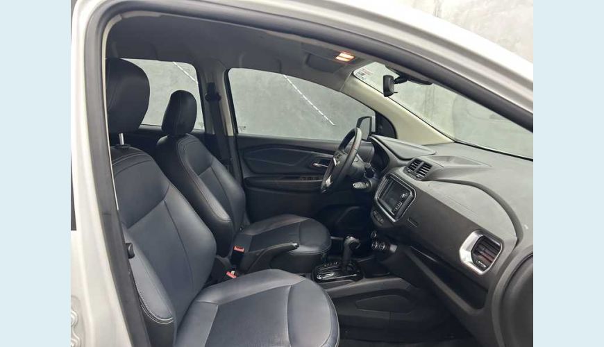 CHEVROLET SPIN PREMIER 1.8 (AUT.) - BRANCO - 2024 Foto 8 (Grande)
