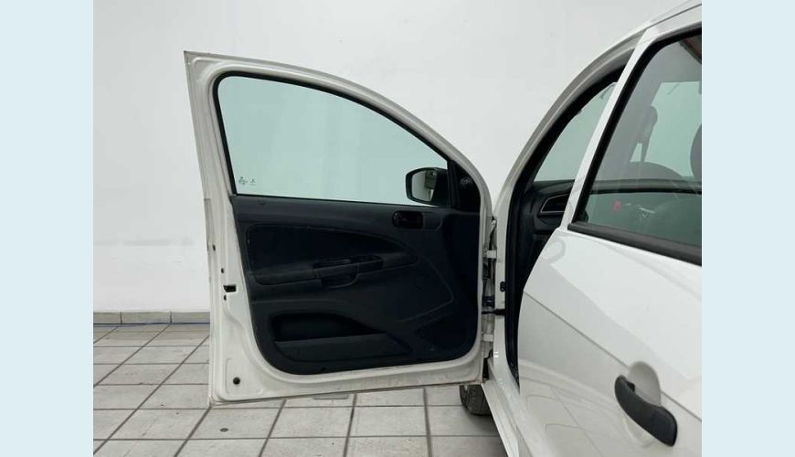 VOLKSWAGEN GOL 1.0 12V (FLEX) - BRANCO - 2023 Foto 8 (Grande)