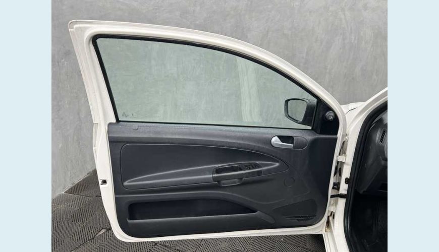 VOLKSWAGEN SAVEIRO ROBUST TOTAL FLEX 16V - BRANCO - 2024 Foto 8 (Grande)