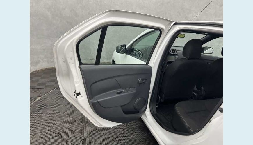 RENAULT LOGAN ZEN 1.0 - BRANCO - 2025 Foto 8 (Grande)