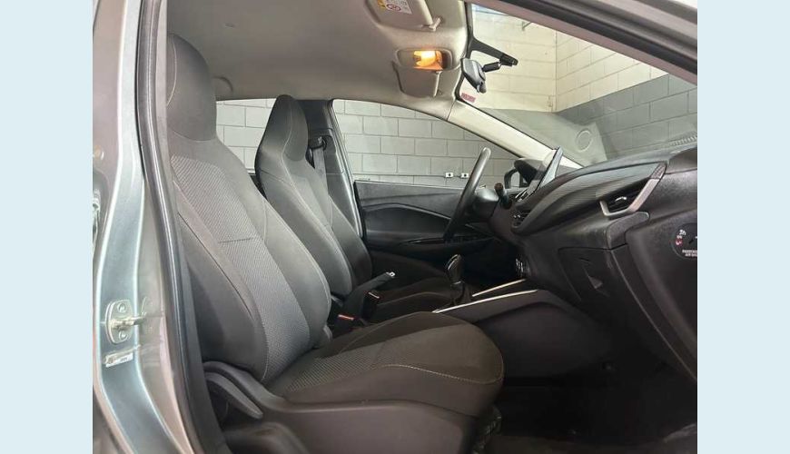 CHEVROLET ONIX LT 1.0 TURBO - PRATA - 2025 Foto 8 (Grande)
