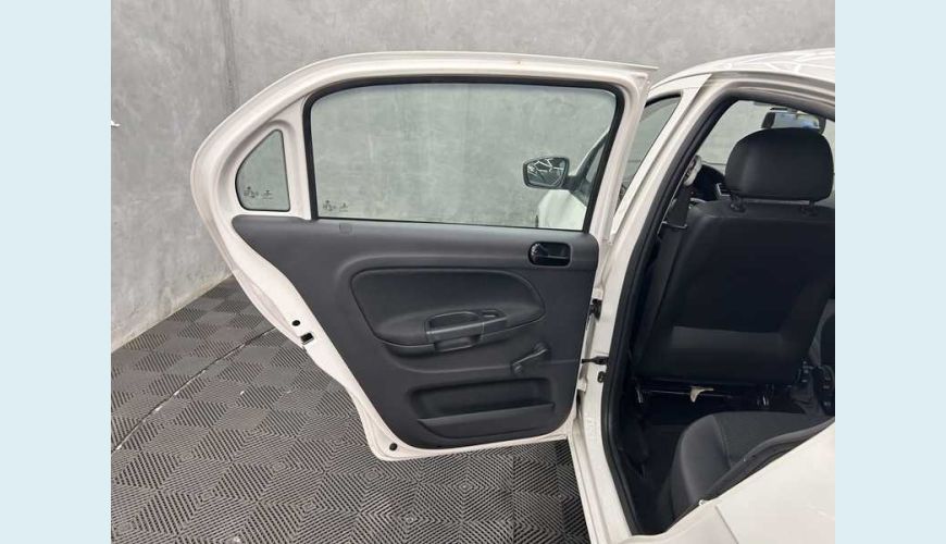 VOLKSWAGEN VOYAGE 1.0 MPI (FLEX) - BRANCO - 2023 Foto 8 (Grande)