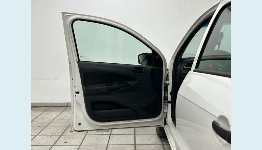 VOLKSWAGEN GOL 1.0 12V (FLEX) - BRANCO - 2023 Foto 8 (Grande)